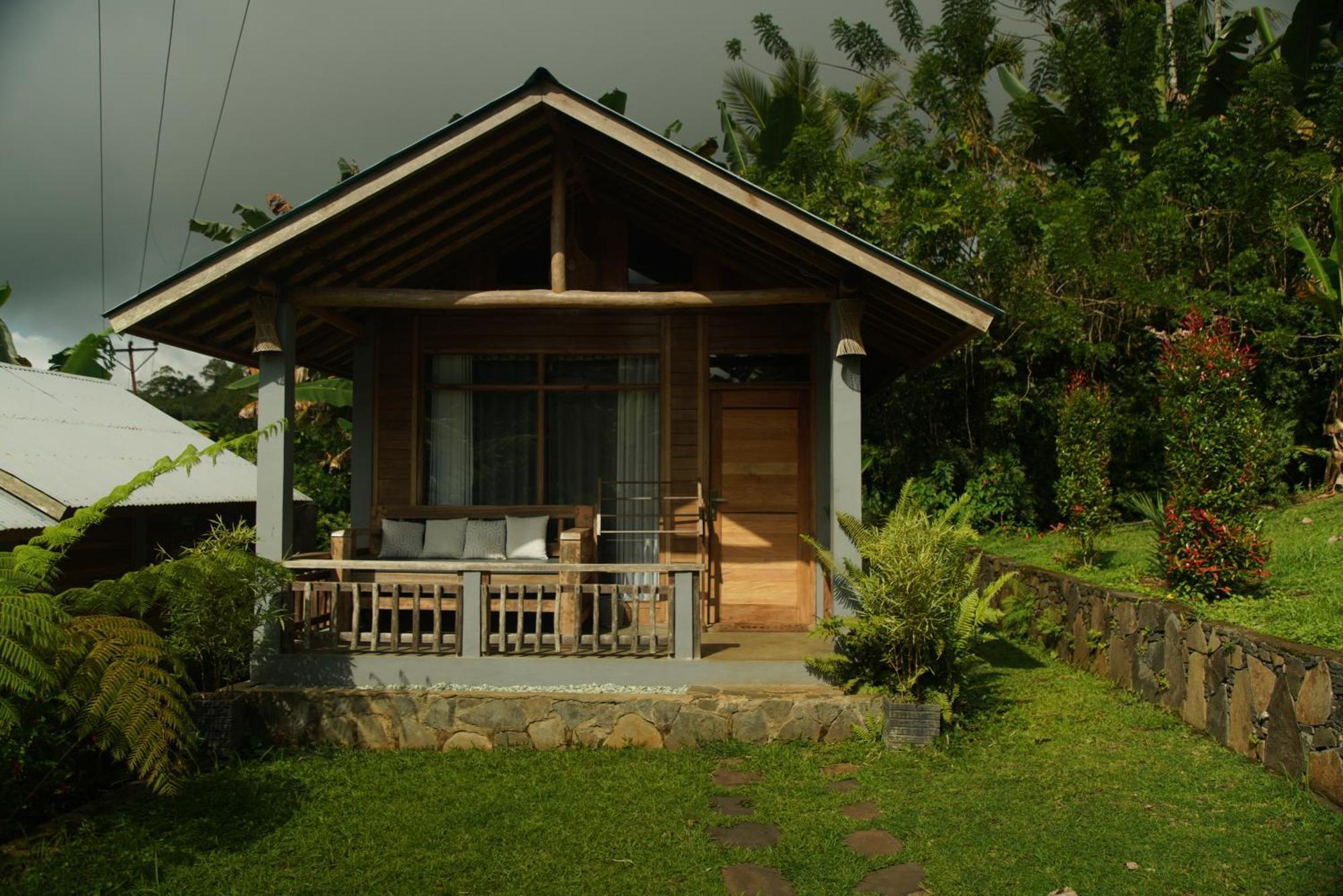 The Geckos Homestay Kelimutu Exterior foto